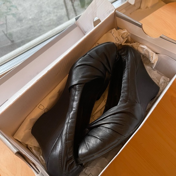 Aldo Wedge Heel
Good condition
See photos for signs of minor wear - Picture 5 of 6